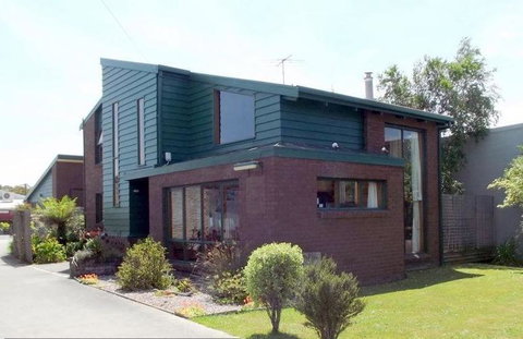 Trails End - Palm Beach Accommodation 1