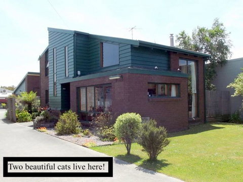 Trails End - Palm Beach Accommodation 0