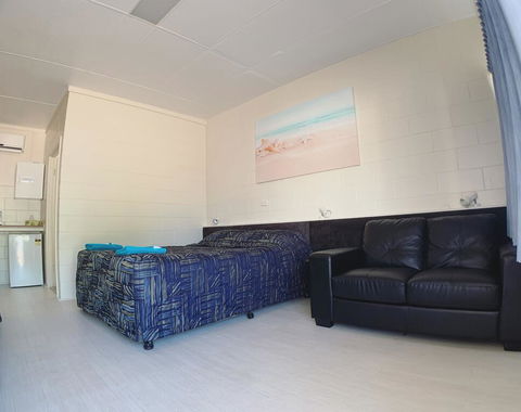 Tropical City Motor Inn - Palm Beach Accommodation 2