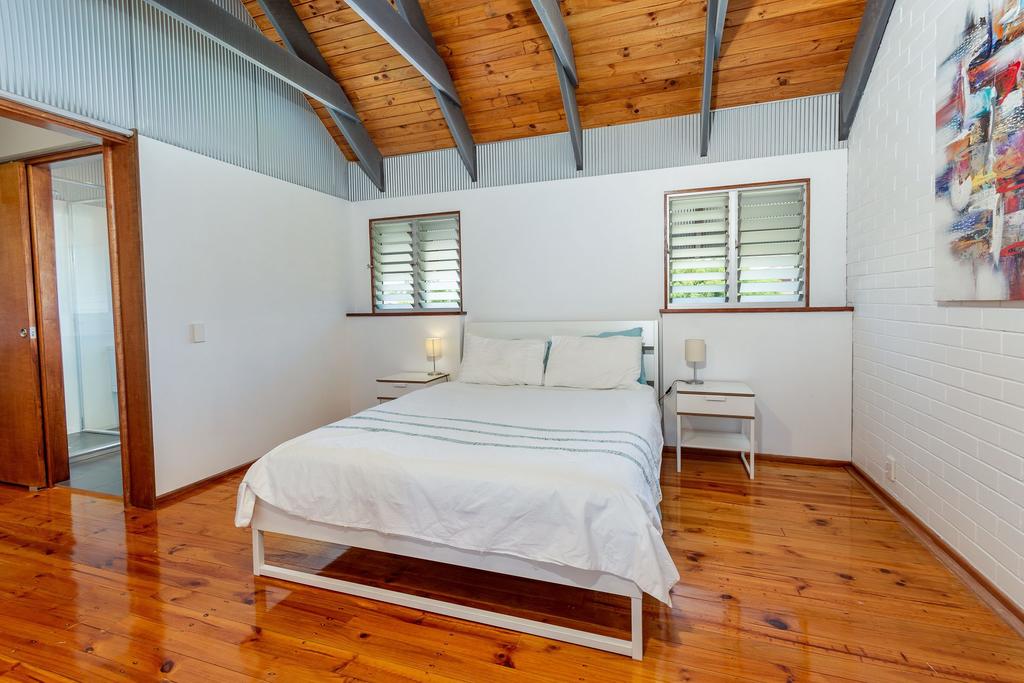 Bribie Island QLD Palm Beach Accommodation