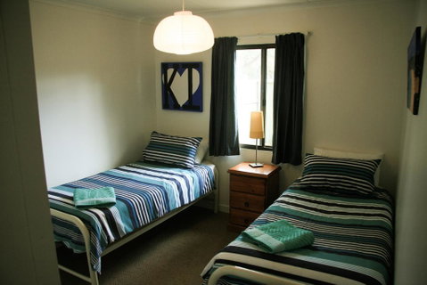 Unit1, Graydon Lodge - Palm Beach Accommodation 1