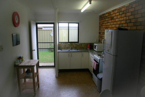 Unit1, Graydon Lodge - Palm Beach Accommodation 2