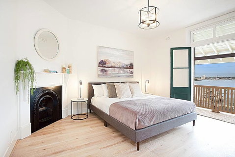 Urban Rest - High St - Palm Beach Accommodation 2