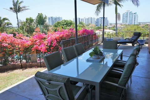 Villa With Views & Pool - Palm Beach Accommodation 2