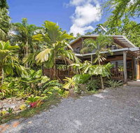 Villa Zena - Palm Beach Accommodation