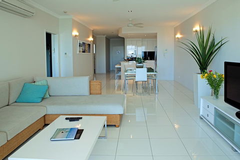 Vue Apartments Trinity Beach - Palm Beach Accommodation 2