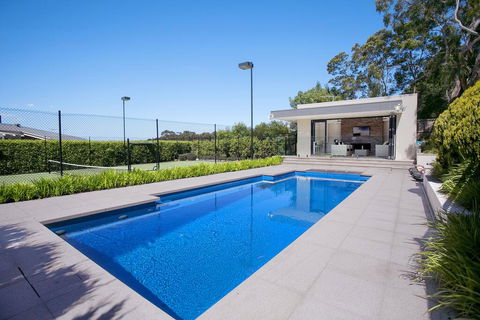Vue De La Mer Luxury Family Retreat With Tennis Court, Pool, Spa, Water Views - Palm Beach Accommodation 3
