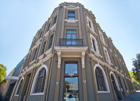 Vulcan Hotel Sydney - Palm Beach Accommodation 0