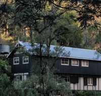Walhalla Coach House - Palm Beach Accommodation