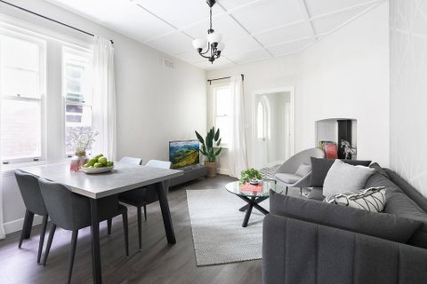 Walk Everywhere In The City From A Historic Home - Palm Beach Accommodation 1