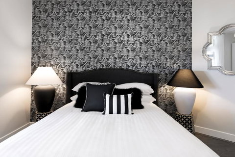 Walk Everywhere In The City From A Historic Home - Palm Beach Accommodation 0