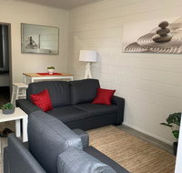 Walk to Lamberts Beach with Wi-fi and Netflix - Palm Beach Accommodation
