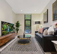 Walking to Darling Harbour ICCQVB Shopping Mall - Palm Beach Accommodation