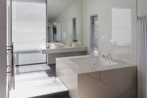 Hepburn Springs Escape - Palm Beach Accommodation 4