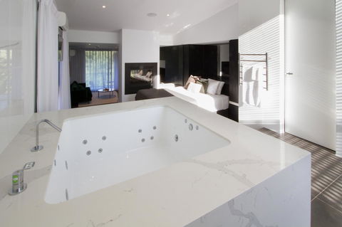 Hepburn Springs Escape - Palm Beach Accommodation 10