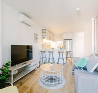 Plush 2BR CBD Apartment Near Southern Cross - Palm Beach Accommodation