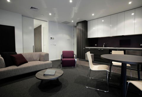 Tyrian Serviced Apartments Fitzroy - Palm Beach Accommodation 4