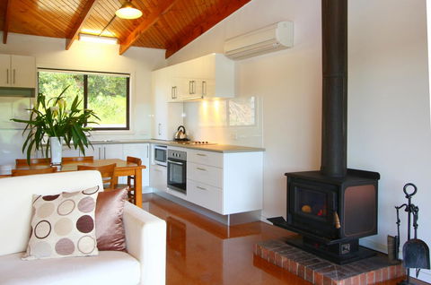 Johanna Seaside Cottages - Palm Beach Accommodation 24
