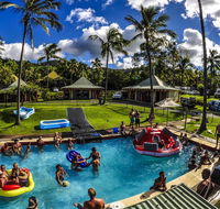 Nomads Airlie Beach - Palm Beach Accommodation