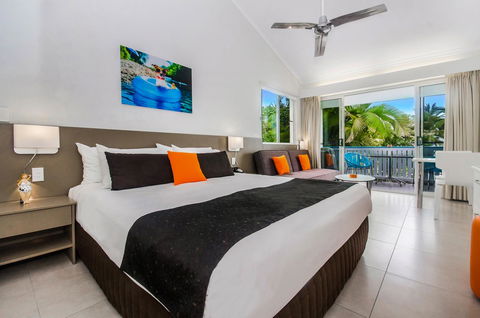 By The Sea Port Douglas - Palm Beach Accommodation 2