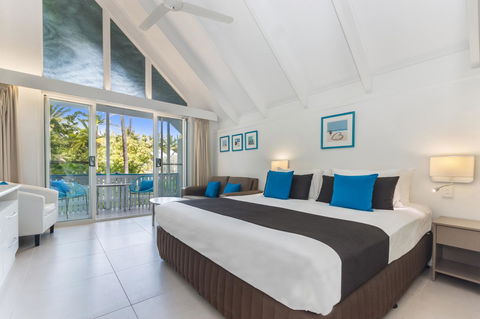 By The Sea Port Douglas - Palm Beach Accommodation 9