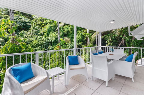 By The Sea Port Douglas - Palm Beach Accommodation 7