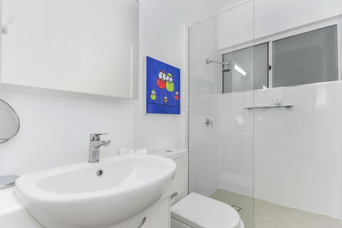 By The Sea Port Douglas - Palm Beach Accommodation 14