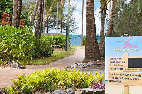 By The Sea Port Douglas - Palm Beach Accommodation 26
