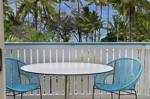 By The Sea Port Douglas - Palm Beach Accommodation 5