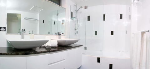 Poinciana 112 - Palm Beach Accommodation 15