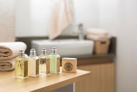 Heart Hotel And Gallery Whitsundays - Palm Beach Accommodation 11