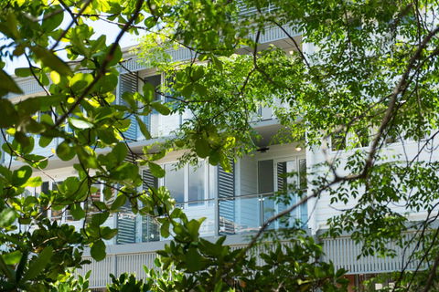 Heart Hotel And Gallery Whitsundays - Palm Beach Accommodation 9