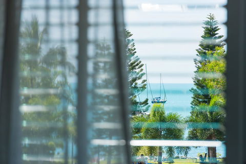 Heart Hotel And Gallery Whitsundays - Palm Beach Accommodation 14