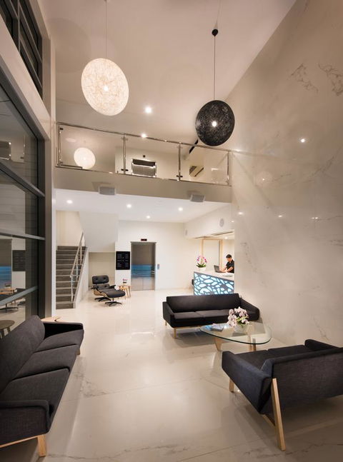 Heart Hotel And Gallery Whitsundays - Palm Beach Accommodation 7