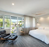 Heart Hotel and Gallery Whitsundays - Palm Beach Accommodation