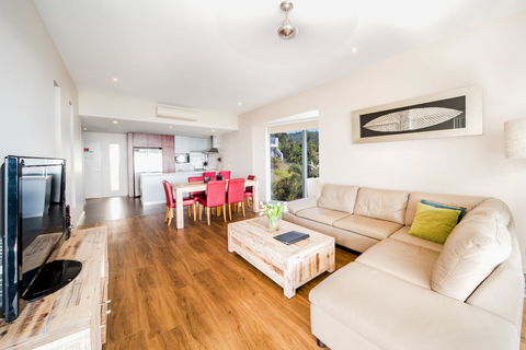 Whitsunday Reflections - Palm Beach Accommodation 15