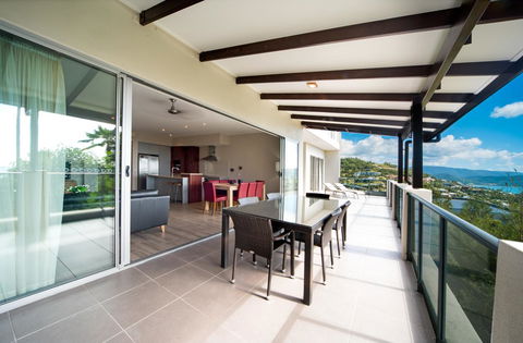 Whitsunday Reflections - Palm Beach Accommodation 2