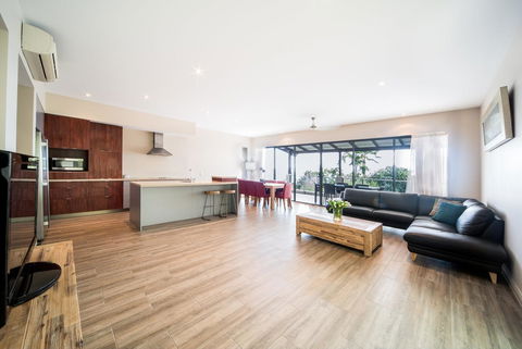 Whitsunday Reflections - Palm Beach Accommodation 10