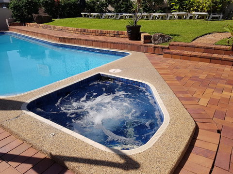 Surfers Chalet - Palm Beach Accommodation 26