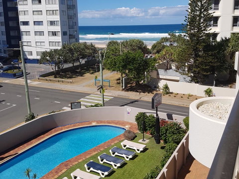 Surfers Chalet - Palm Beach Accommodation 14