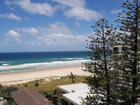 Surfers Chalet - Palm Beach Accommodation 35