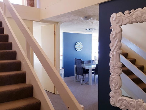 Surfers Chalet - Palm Beach Accommodation 34