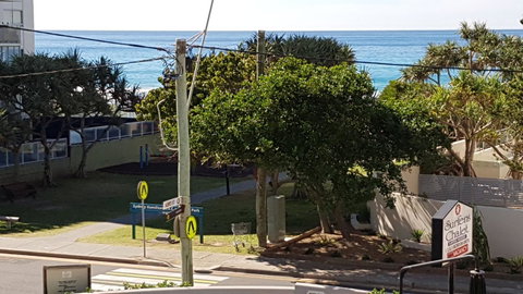 Surfers Chalet - Palm Beach Accommodation 20