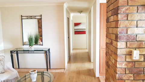 Surfers Chalet - Palm Beach Accommodation 22
