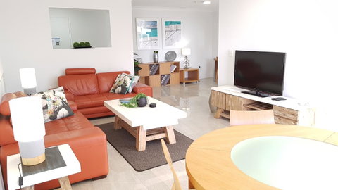 Surfers Chalet - Palm Beach Accommodation 16