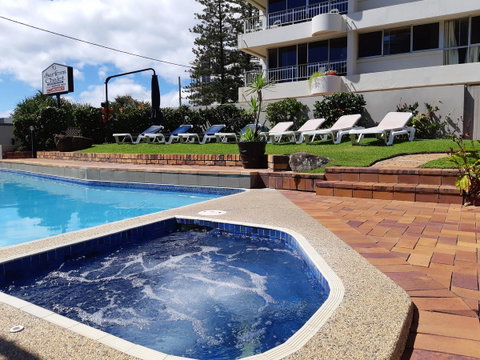 Surfers Chalet - Palm Beach Accommodation 6