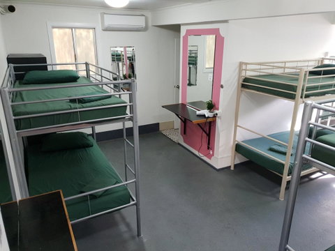 Backpackers In Paradise 18-35 Hostel - Palm Beach Accommodation 10