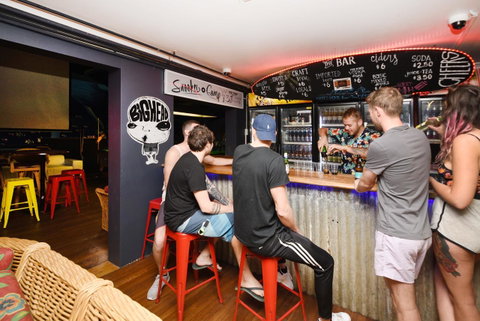 Backpackers In Paradise 18-35 Hostel - Palm Beach Accommodation 13