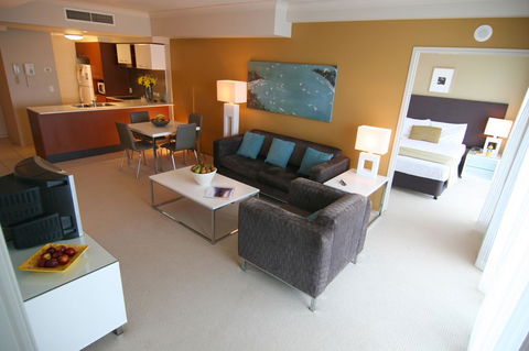 Mantra Towers Of Chevron - Palm Beach Accommodation 16