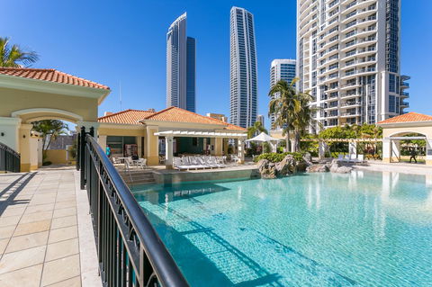 Mantra Towers Of Chevron - Palm Beach Accommodation 11